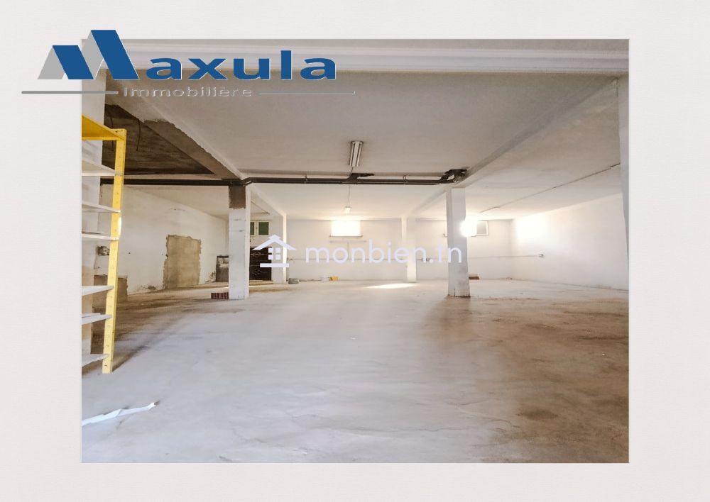 À LOUER LOCAL COMMERCIAL/DÉPÔT D’ENVIRON 180M² À RADES PLAGE AV. MONGI SLIM