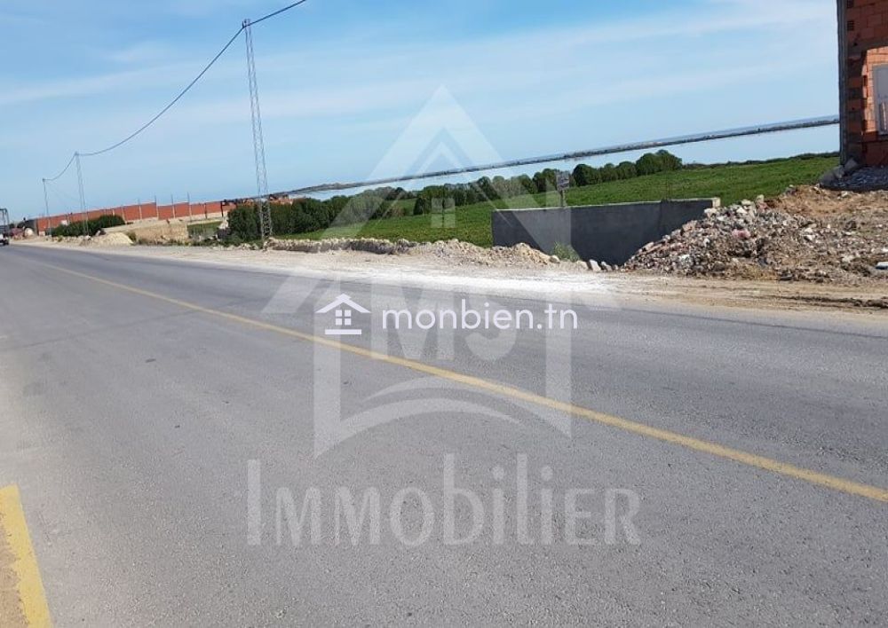 A vendre à Korba, un terrain pieds dans l'eau avec 2 garages 51355351