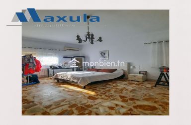 À VENDRE SPLENDIDE VILLA EN PLEIN COEUR DE RADES