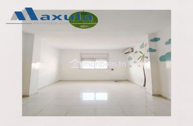 À LOUER SUPERBE TRIPLEX S+4 À LA NOUVELLE MEDINA