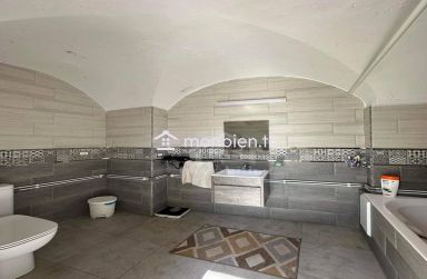 Maison arabesque S+4 à vendre à Béni Khiar 51355351