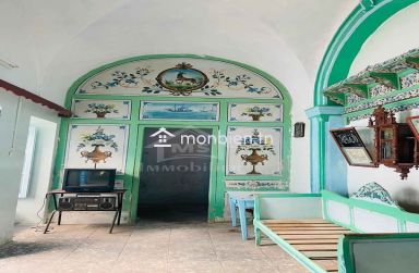 Une maison arabe avec garage à vendre à Hammamet 51355351