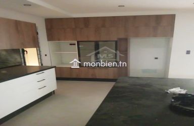 Une villa S+5 toute neuve avec piscine à vendre à Hammamet 51355351