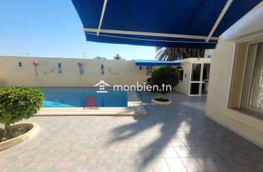 GRANDE MAISON EN ZONE TOURISTIQUE DJERBA ZT