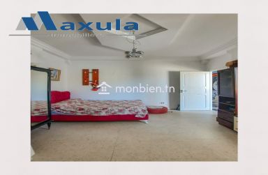 À VENDRE MAISON D’ANGLE S+4 À RADES PLAGE
