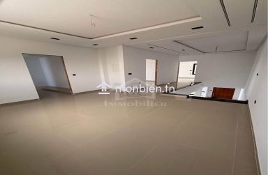 Villa avec piscine et jardin à Hammamet Sud à vendre 51355351