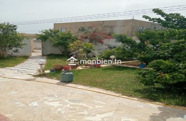 Une villa S+3 avec garage et jardin à vendre à Birbouregba 51355351