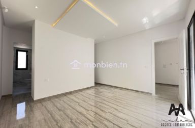 Villa S+4 avec piscine à Beni khiar