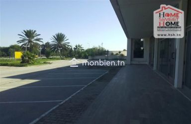 Local commercial Mega à vendre à Gammarth