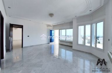 Penthouse S+4 de 366 m² au 6ᵉ étage à Mrezga, Hammamet Nord.