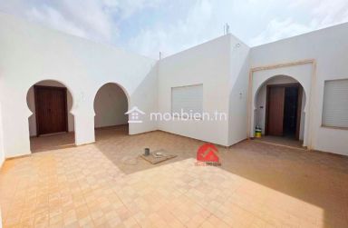 VILLA DE PLAIN-PIED À HOUMT SOUK DJERBA ZU
