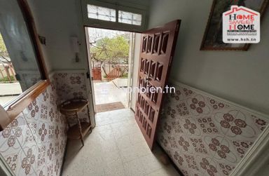 Immeuble Naouar à Vendre à EL Manzah 8