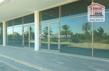 Local commercial Mega à vendre à Gammarth