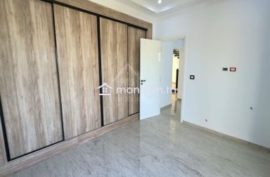Villa S+4 toute neuve avec grand jardin à vendre à Hammamet Sud 51355351