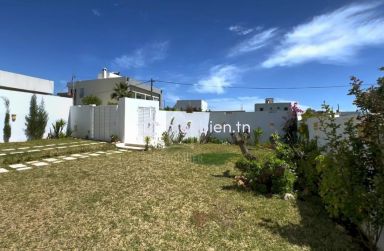 Villa S+4 toute neuve avec grand jardin à vendre à Hammamet Sud 51355351