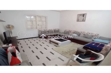 À Vendre  Exceptionnelle RDC de Villa à Ariana ville