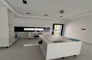 Villa avec piscine et jardin à Hammamet Sud à vendre 51355351