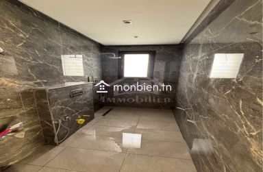 Villa avec piscine et jardin à Hammamet Sud à vendre 51355351