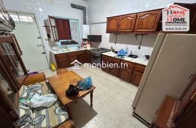 Immeuble Naouar à Vendre à EL Manzah 8