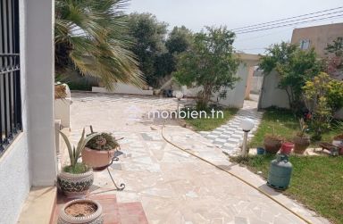 Une villa S+3 avec garage et jardin à vendre à Birbouregba 51355351