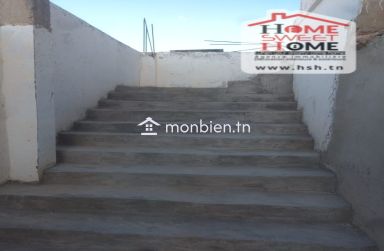 Dépôt Wenar à Louer à La Soukra
