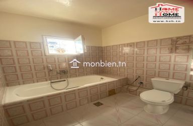 Etage de Villa Demir à Louer à La Marsa
