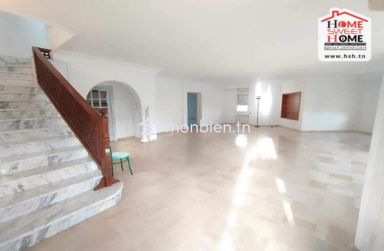 Duplex La Porte Dorée à Louer à La Marsa