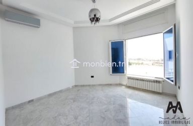 Penthouse S+4 de 366 m² au 6ᵉ étage à Mrezga, Hammamet Nord.