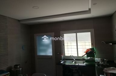 Opportunité Rare Ariana Essoughra. Bâtiment: Villa et 5 app