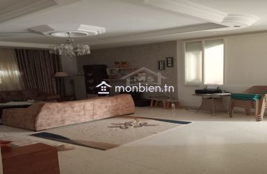 Une villa S+3 avec garage et jardin à vendre à Birbouregba 51355351