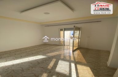 Etage de Villa Demir à Louer à La Marsa