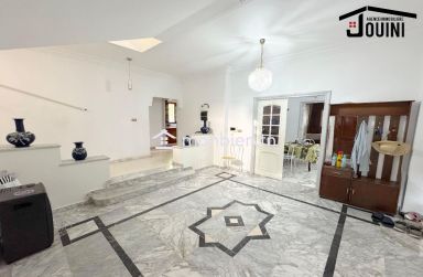 Grande Villa Près De Fatouma Bourguiba Au Bardo