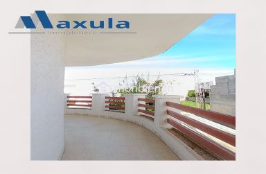 À VENDRE SPACIEUSE VILLA EN R+2 À RADES MELIANE 1