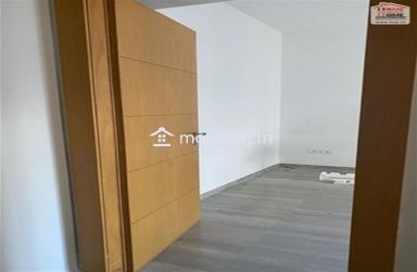 Bureau Haval à Louer aux Berges du Lac 2