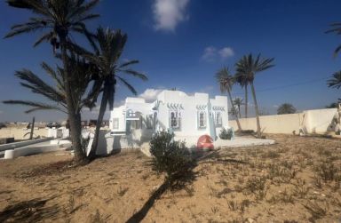 VILLA AVEC GRAND TERRAIN MIDOUN ZA