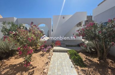 PETITE VILLA AVEC PISCINE À MIDOUN DJERBA ZU