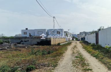 Un terrain de 650 m² dans la zone de Sidi Mahressi à vendre 51355351