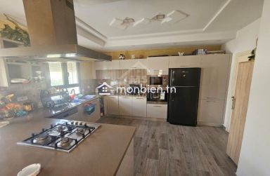 Villa avec piscine et jardin à Hammamet Sud à vendre 51355351