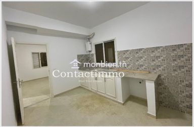 Appartement S+1 au 1ér étage à louer