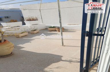Etage de Villa Kayal à Louer à Cité des Pins, La Marsa