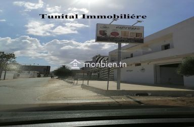 La marsa bhar lazreg A vendre terrain clôturé , zone villa bon emplacement