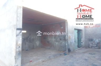 Dépôt Wenar à Louer à La Soukra