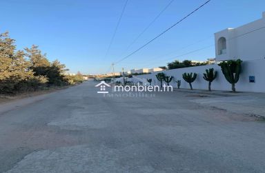 Spacieuse maison S+2 avec jardin à Hammamet Sud à vendre 51355351