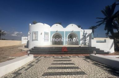 VILLA AVEC GRAND TERRAIN MIDOUN ZA