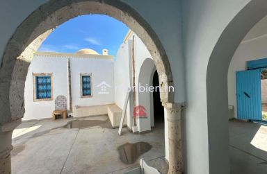 HOUCH TYPIQUE DJERBIEN À HOUMT SOUK
