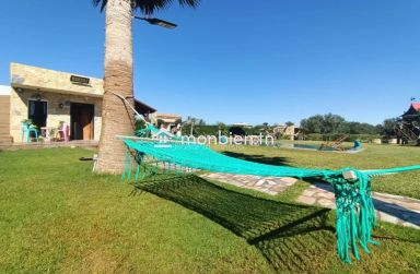 location villa avec piscine à chott meriem