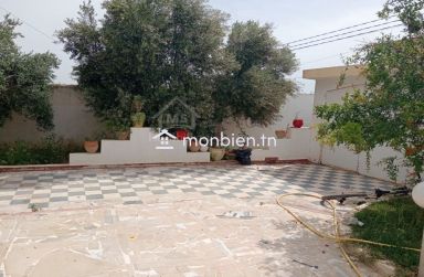 Une villa S+3 avec garage et jardin à vendre à Birbouregba 51355351