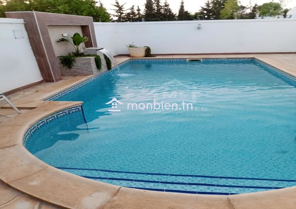 Location estivale: Une villa avec piscine et jardin à louer 51355351