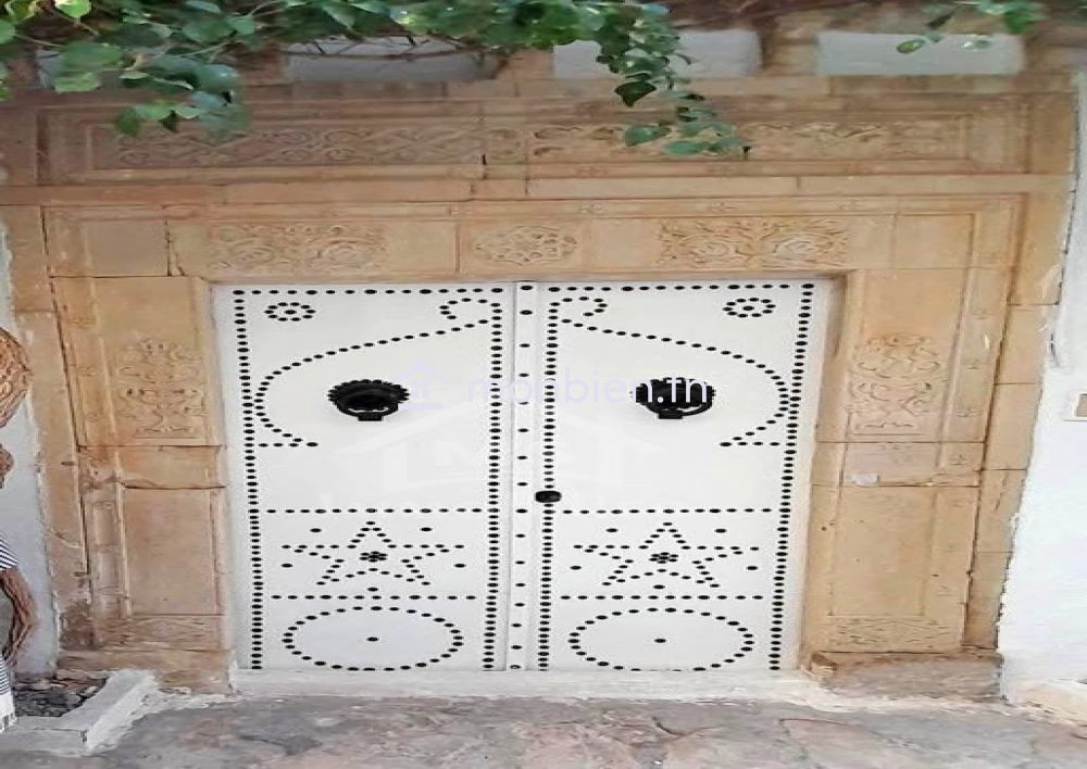 Maison arabesque S+2 meublée à vendre à Hammamet centre 51355351