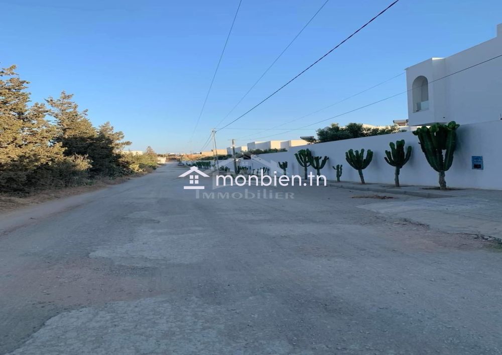 Belle maison S+2 avec jardin à Hammamet Sud à vendre 51355351